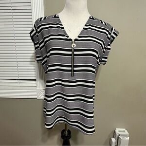 Calvin Klein women’s size medium, cuffed short sleeve blouse with front gold zip